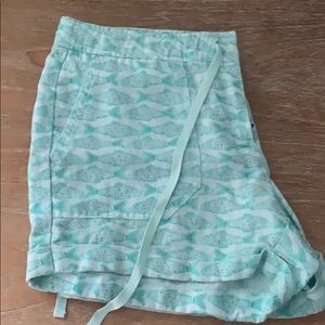 Vineyard Vines 3.5 inch linen shorts